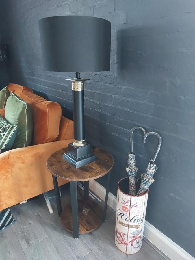 Romeo & Juliet'S With Private Parking Apartment Stratford-upon-Avon Bagian luar foto